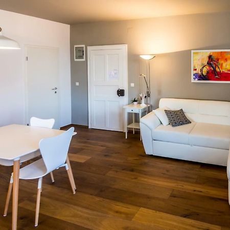 Apartment Festina Lente Rovinj Exteriör bild